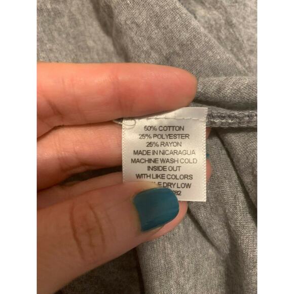 The Let Love Collection Gray Soft Graphic T-Shirt Size XL - Picture 4 of 6